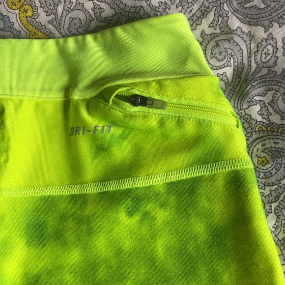 Nike chartreuse yellow capri dri-fit - Picture 3 of 6